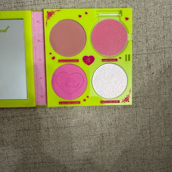 NEW Too Faced fairy tale crush limited editions Glow Palette! - Picture 3 of 3